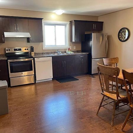 Cozy 2 Bedroom Home In Chatham - Left Side 外观 照片