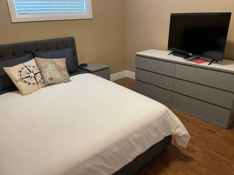 Cozy 2 Bedroom Home In Chatham - Left Side 外观 照片